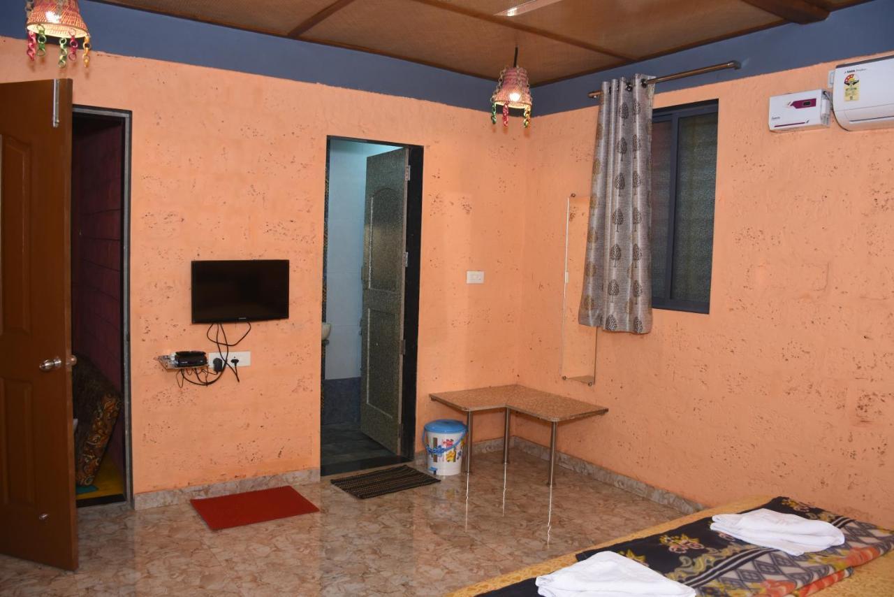 Amee'S Retreat Hotel Diveagar Exterior photo