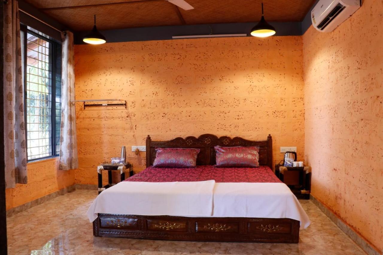 Amee'S Retreat Hotel Diveagar Exterior photo
