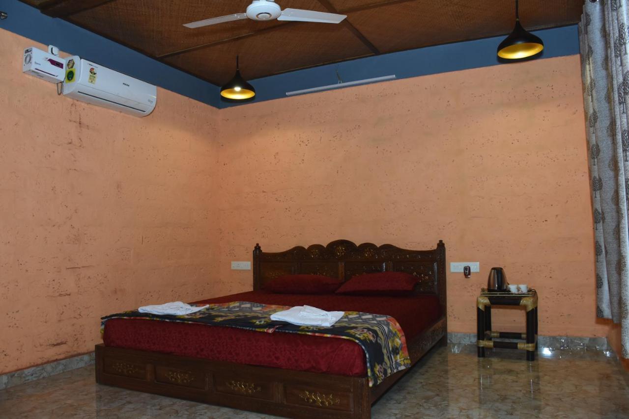 Amee'S Retreat Hotel Diveagar Exterior photo