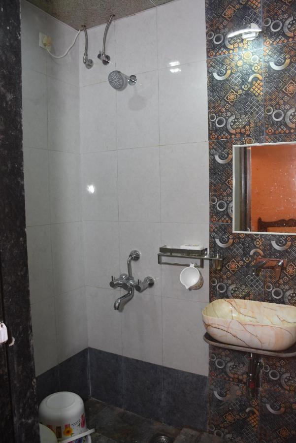 Amee'S Retreat Hotel Diveagar Exterior photo