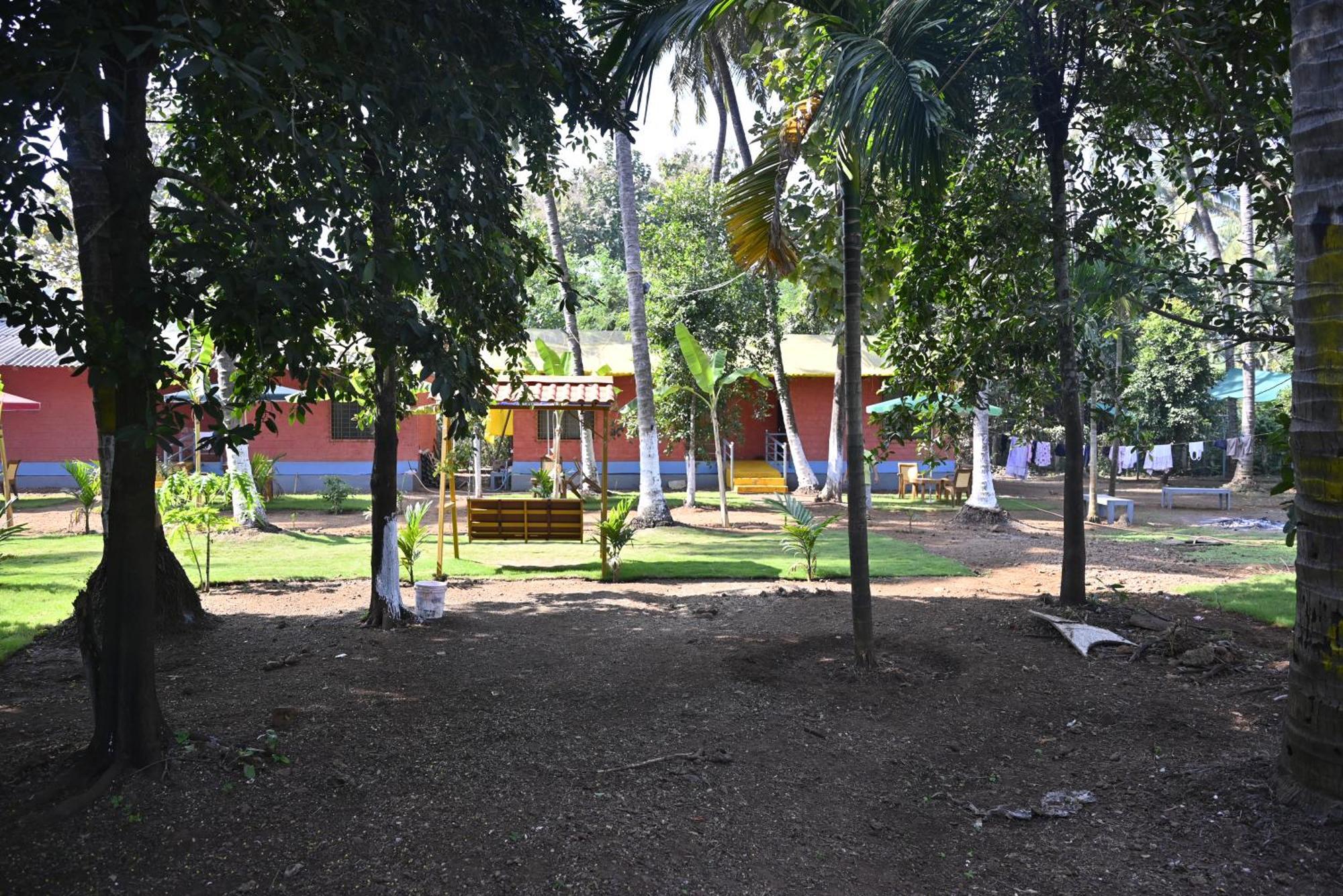 Amee'S Retreat Hotel Diveagar Exterior photo