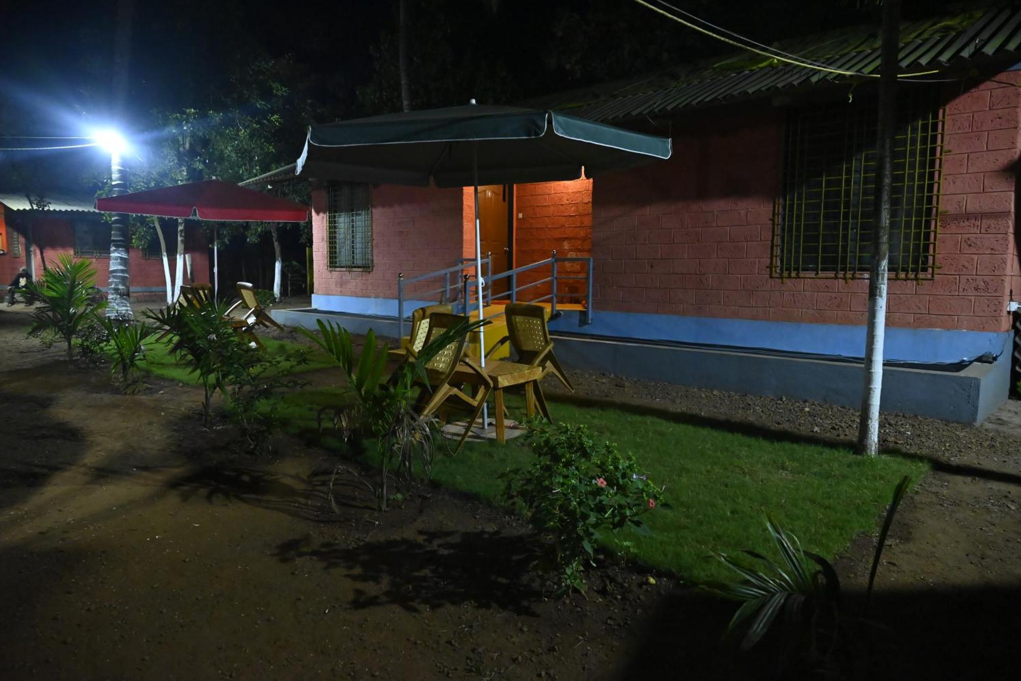 Amee'S Retreat Hotel Diveagar Exterior photo
