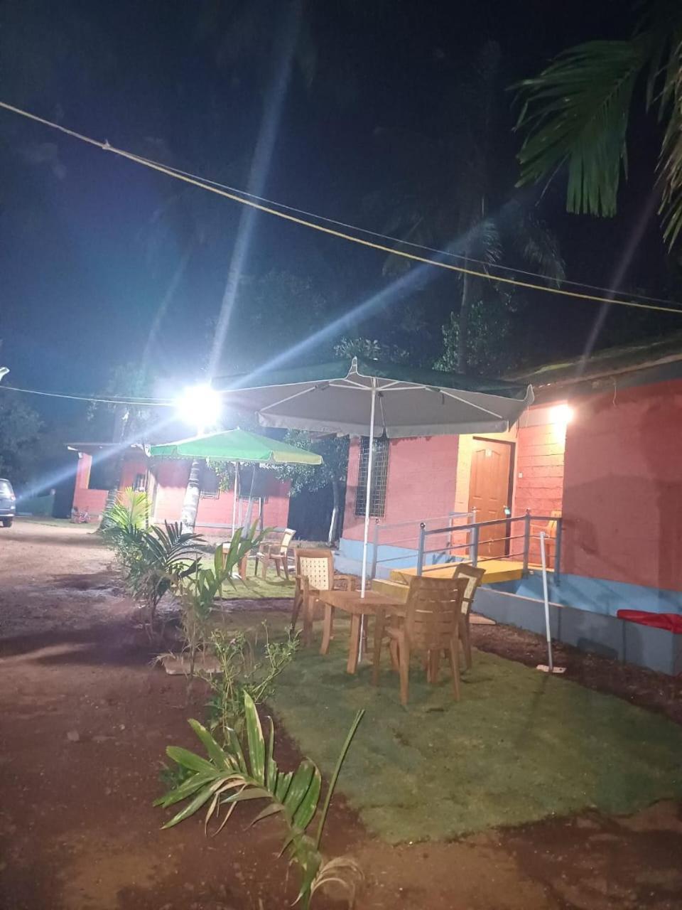 Amee'S Retreat Hotel Diveagar Exterior photo